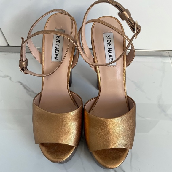 Steve Madden Heels. Gold retro style - Picture 4 of 5